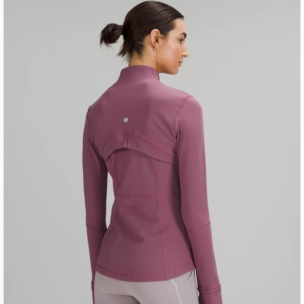 Define Jacket
Luon - Picture 3 of 7
